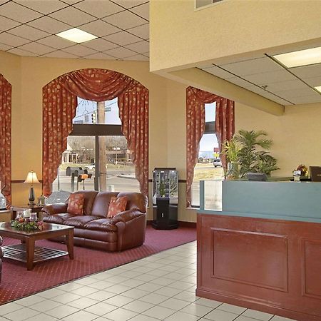 Days Inn By Wyndham Apple Valley Pigeon Forge/Севьервилл Интерьер фото